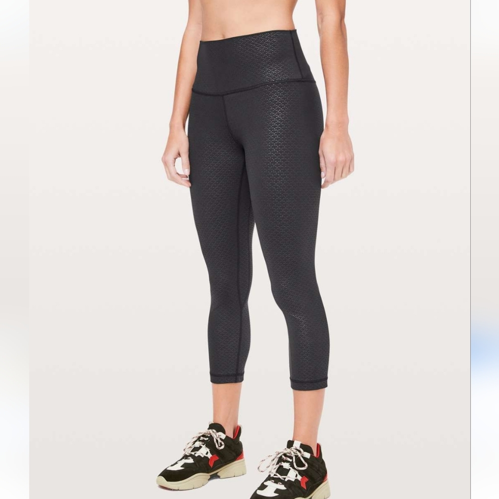Lululemon Align Crop 21 Monochromic Black Emboss